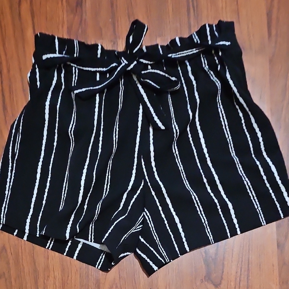 High Waist Black and White Pinstripe Shorts with Tie Belt